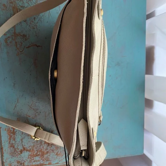 Born Crossbody Leather Bag Dove NWT - Picture 10 of 15